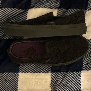 Vans Black Flocked Skulls Slip-on, Men’s 4 Women’s 6